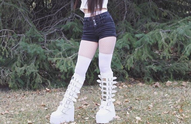demonia damned white